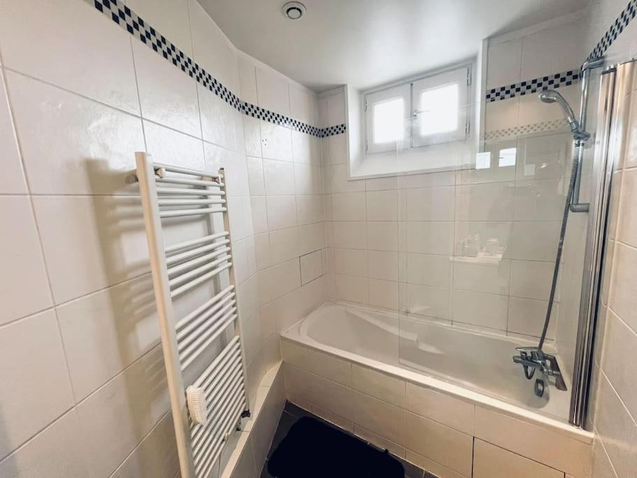 T2 Deco Moderne, Wifi, Proche Champs-elysees Apartment *